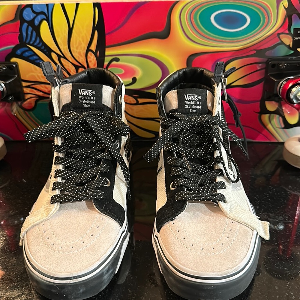 VANS UNISEX SKATE SNEAKERS WOMENS 7.5 / MENS 6